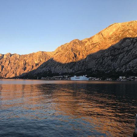 Palazzo Sbutega Bed & Breakfast Kotor Exterior photo