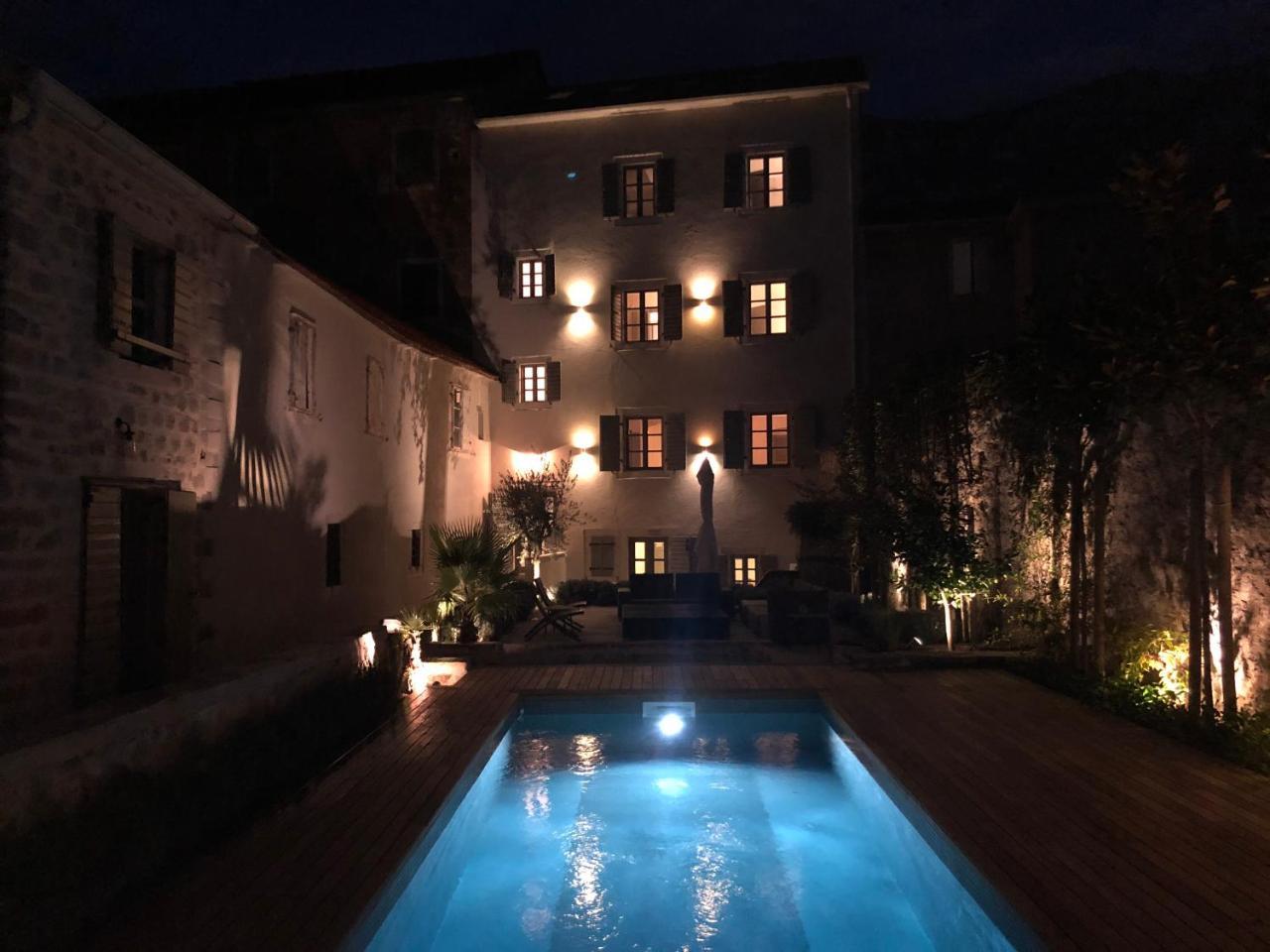Palazzo Sbutega Bed & Breakfast Kotor Exterior photo