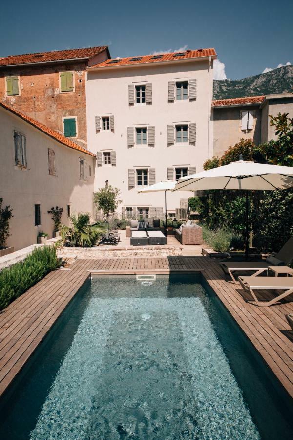 Palazzo Sbutega Bed & Breakfast Kotor Exterior photo