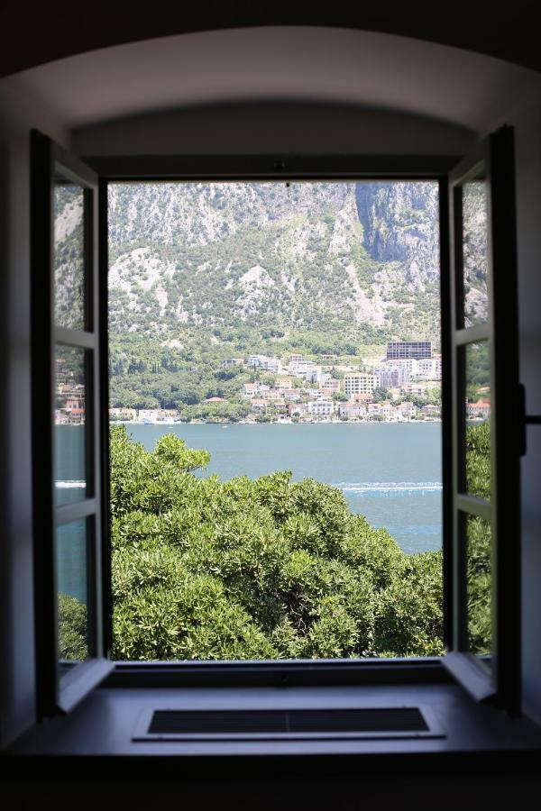 Palazzo Sbutega Bed & Breakfast Kotor Exterior photo