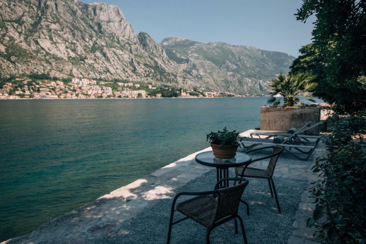 Palazzo Sbutega Bed & Breakfast Kotor Exterior photo