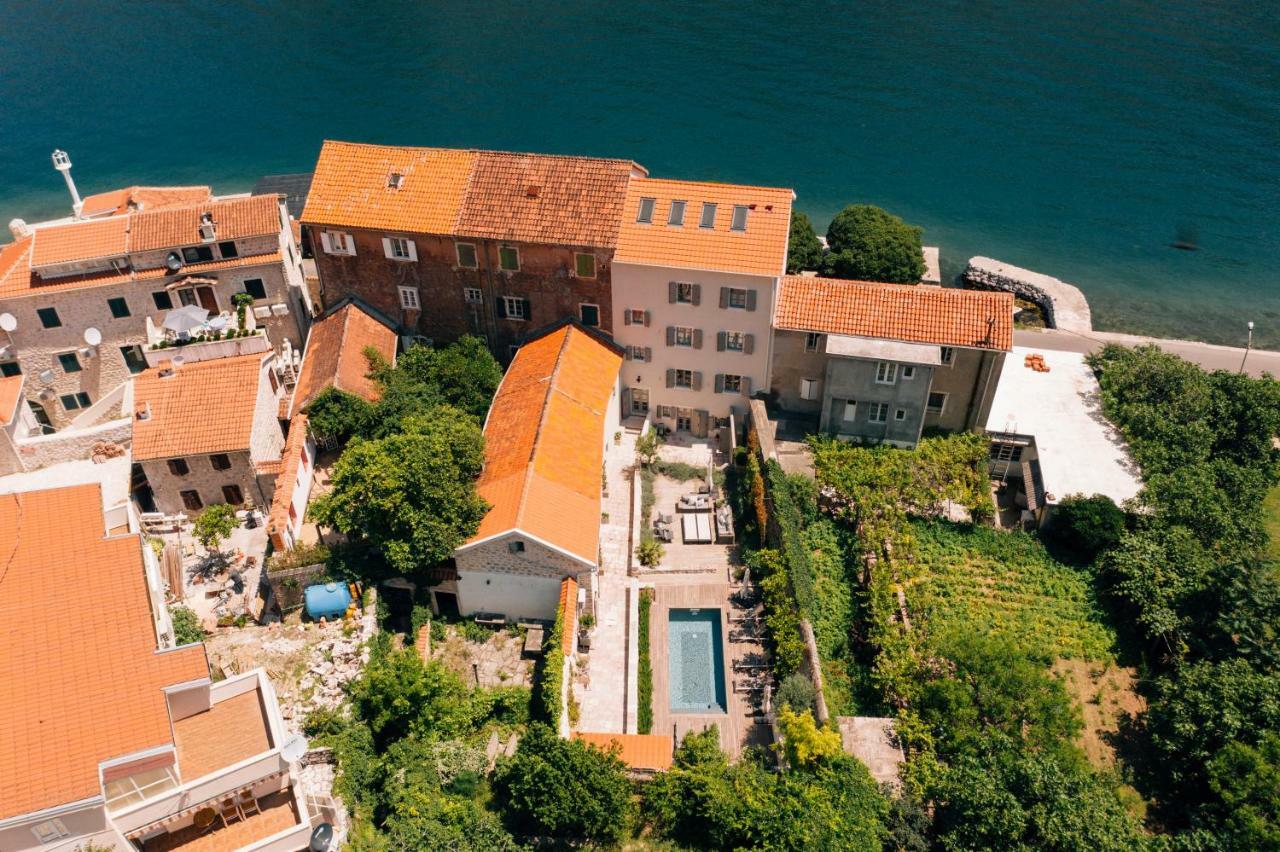 Palazzo Sbutega Bed & Breakfast Kotor Exterior photo