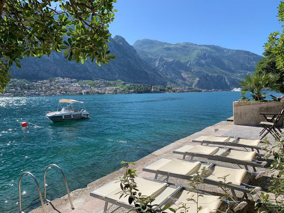 Palazzo Sbutega Bed & Breakfast Kotor Exterior photo